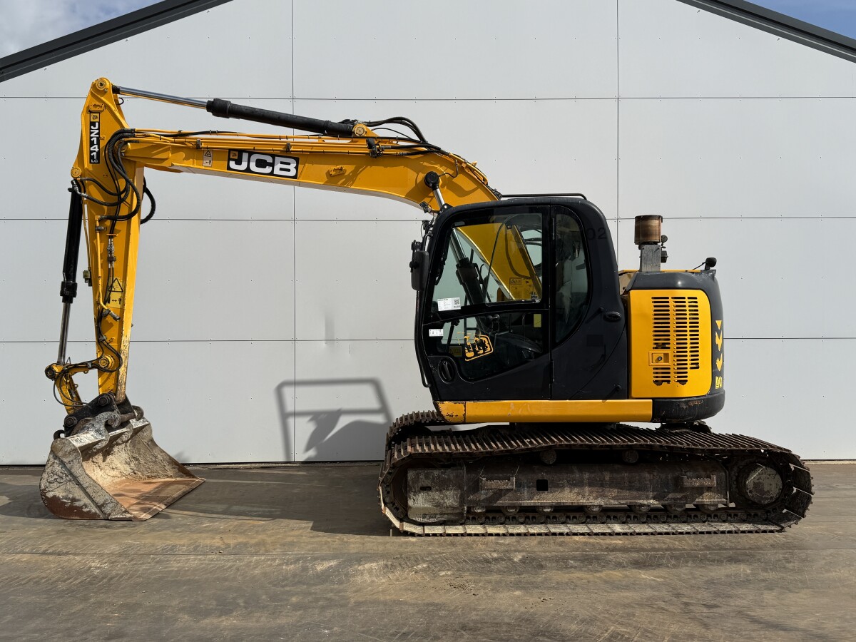 JCB JZ141LC Excavator 74 hp