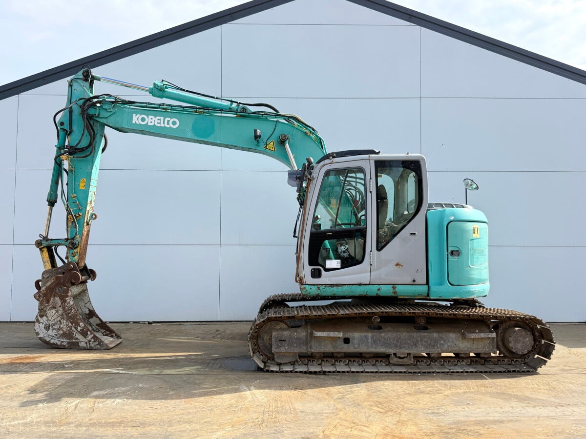 Kobelco Excavator SK135SR 99 hp