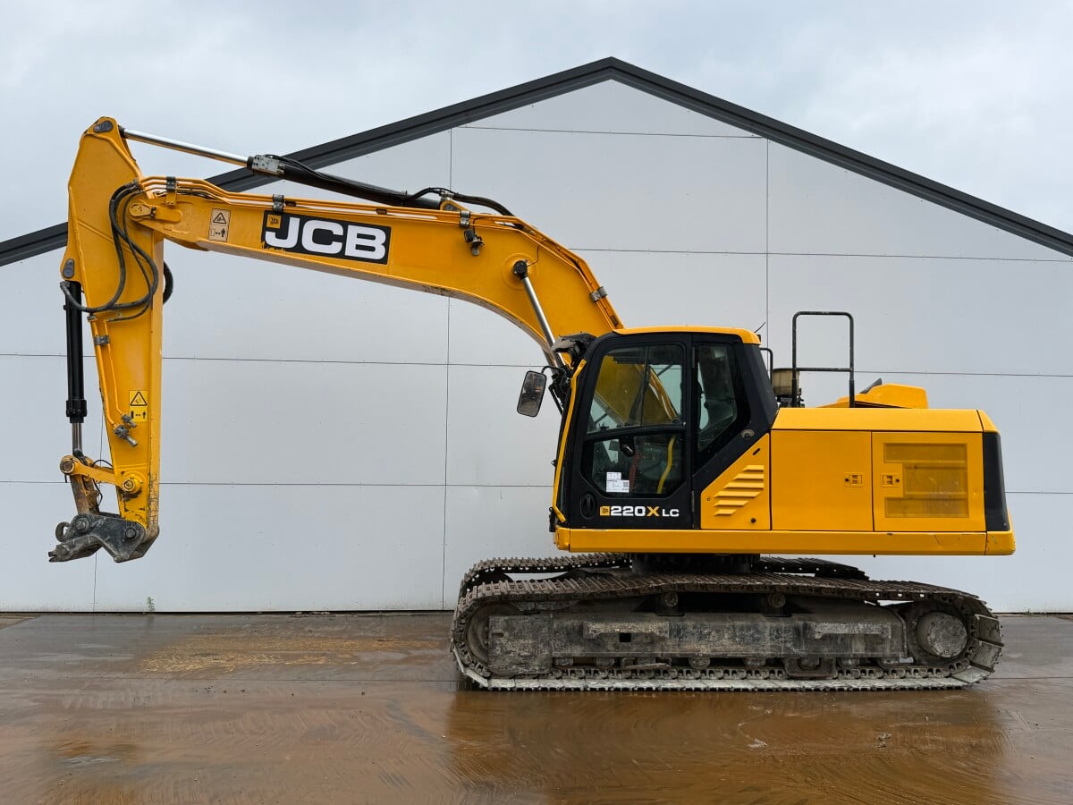 JCB Excavator 220X-LC 173 hp
