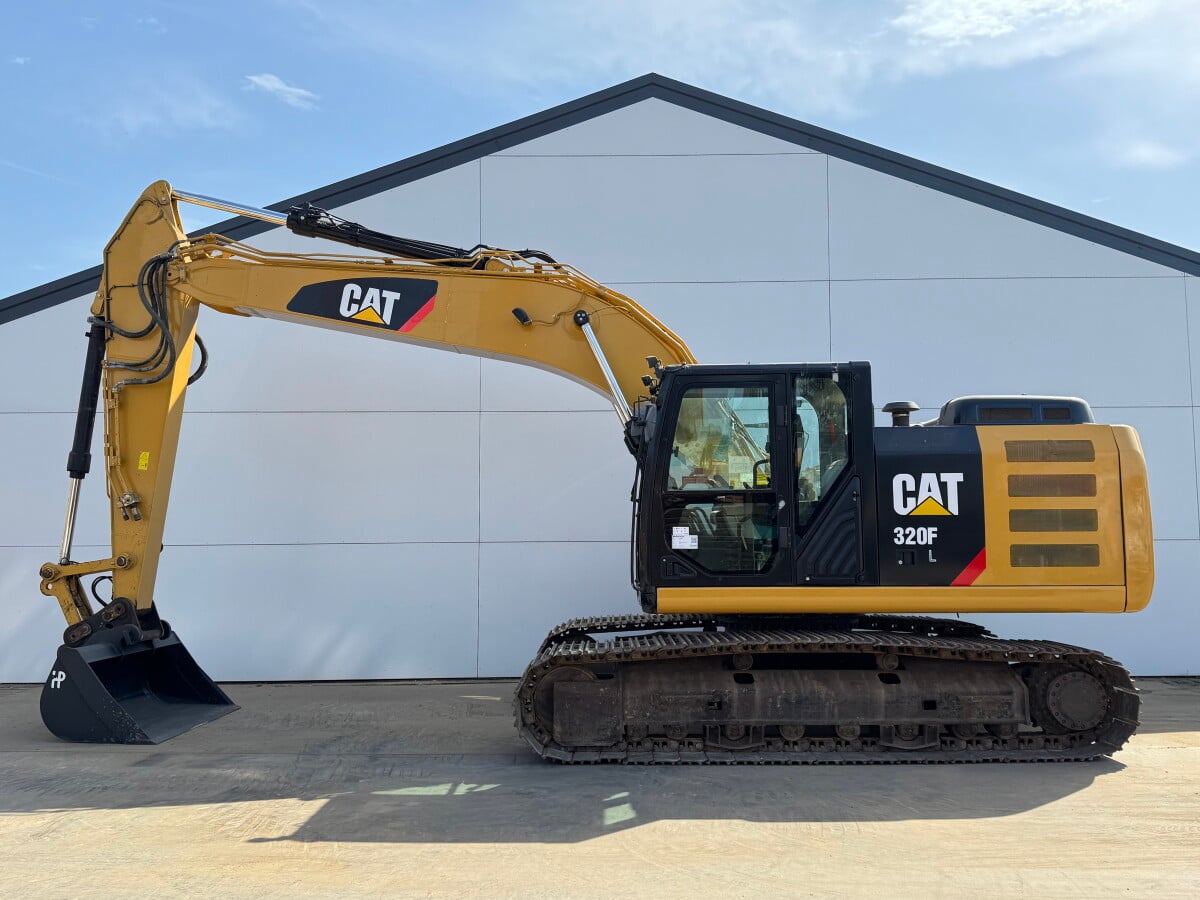 Caterpillar 320FL Excavator 164 hp