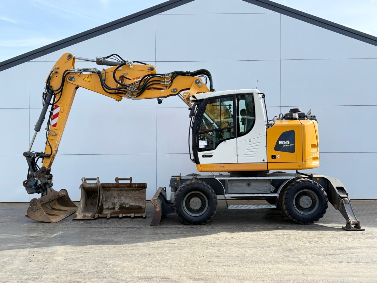 Liebherr Wheeled Excavator A914 141 hp 2019