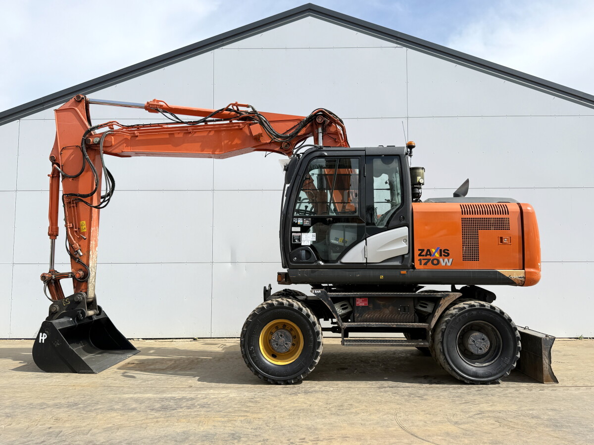 Hitachi ZX170W-5B Wheeled Excavator, 164 hp
