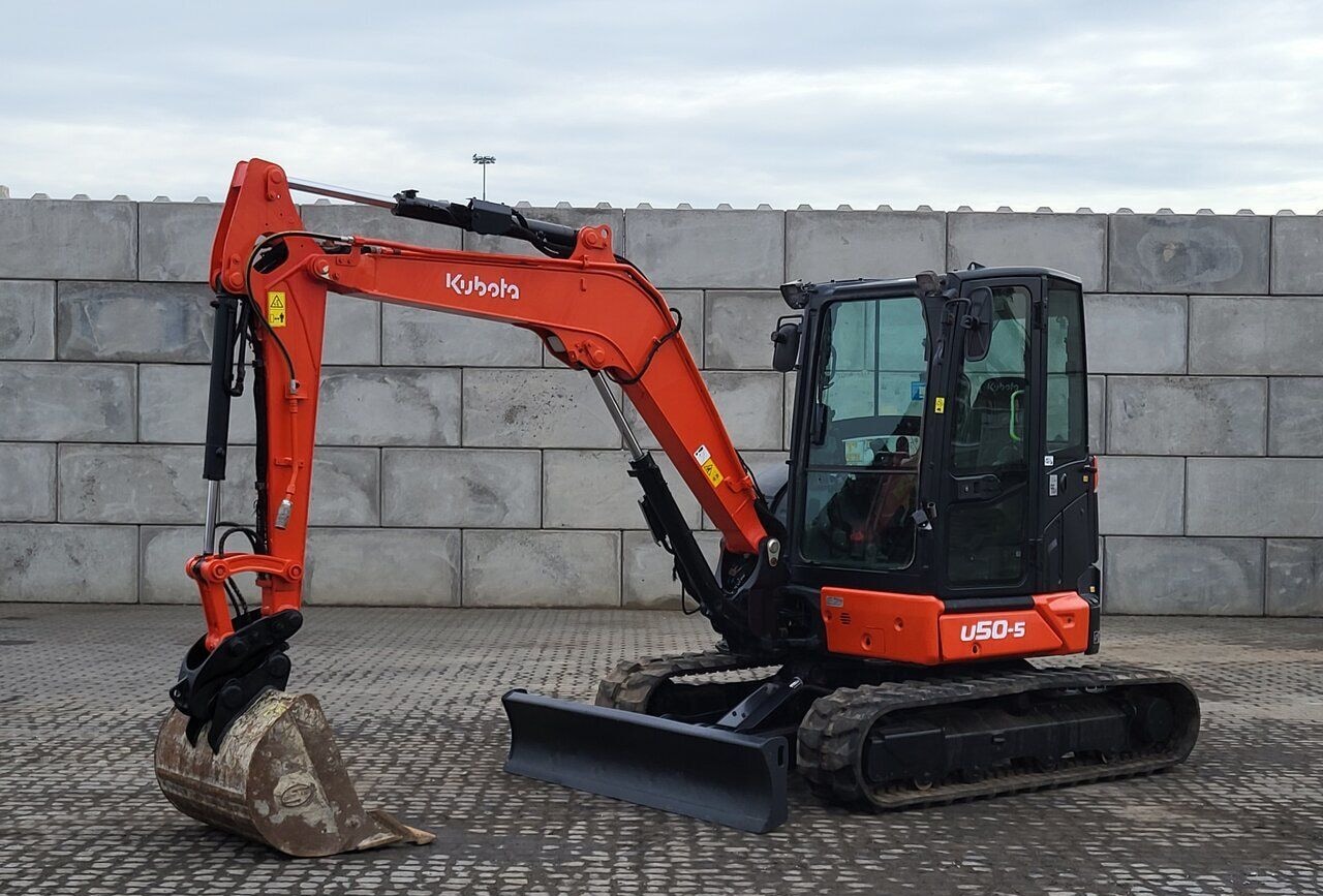 Kubota U50-5 Mini Excavator 10946 lb 40 hp