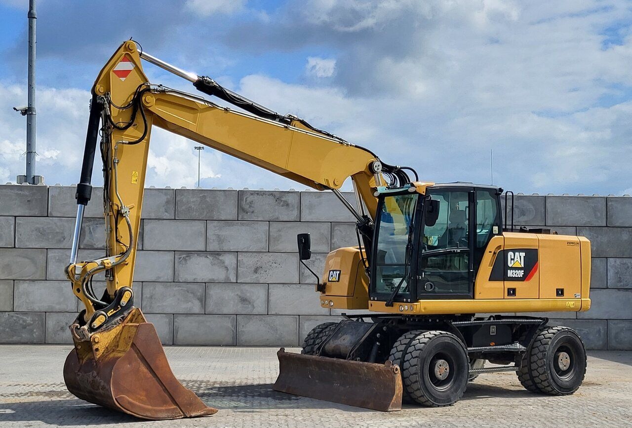 Caterpillar Wheeled Excavator M320 F